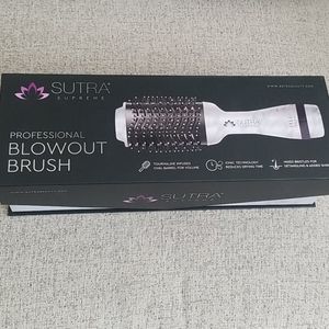 NIB - Sutra Professional Blowout Brush
